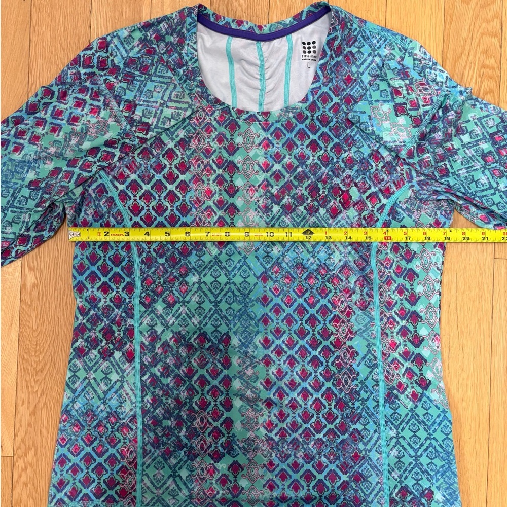 Title Nine Grace Long Sleeve Performance Top - Geo Diamond Print - Size L - Picture 8 of 9